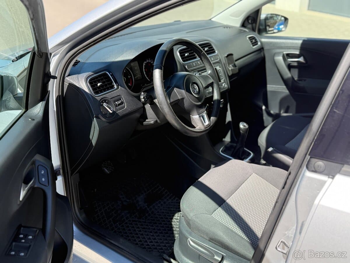 2011 Volkswagen POLO - 5