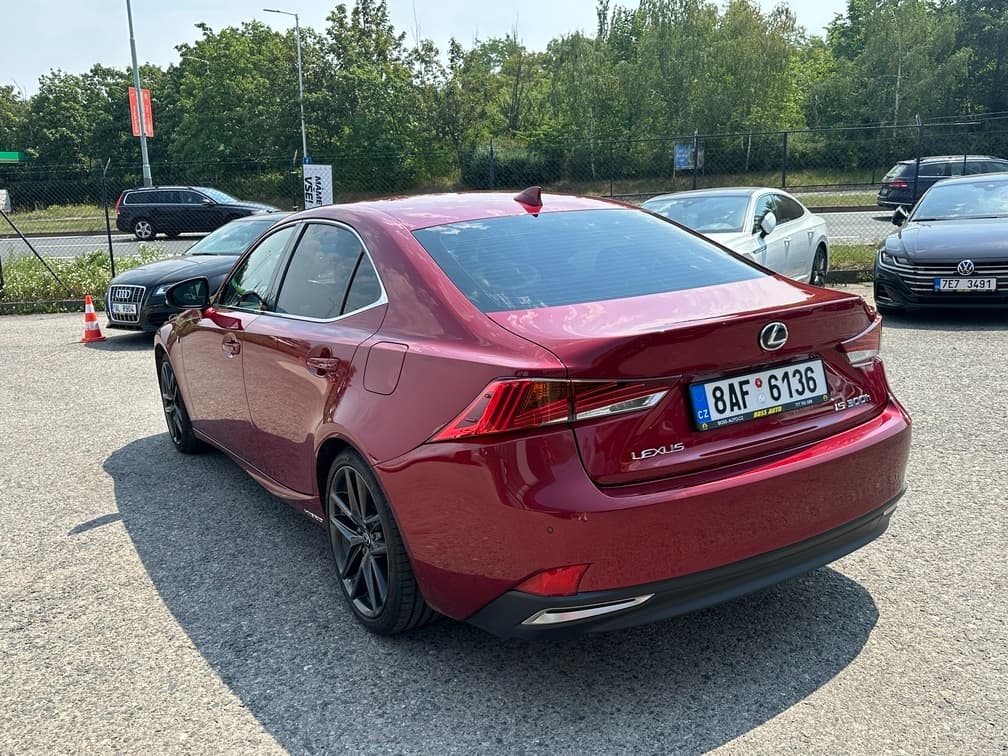 2020 Lexus IS - 5