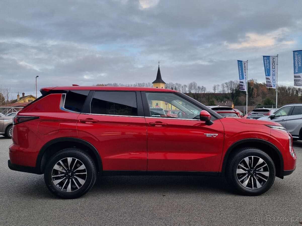 2025 Mitsubishi OUTLANDER - 5