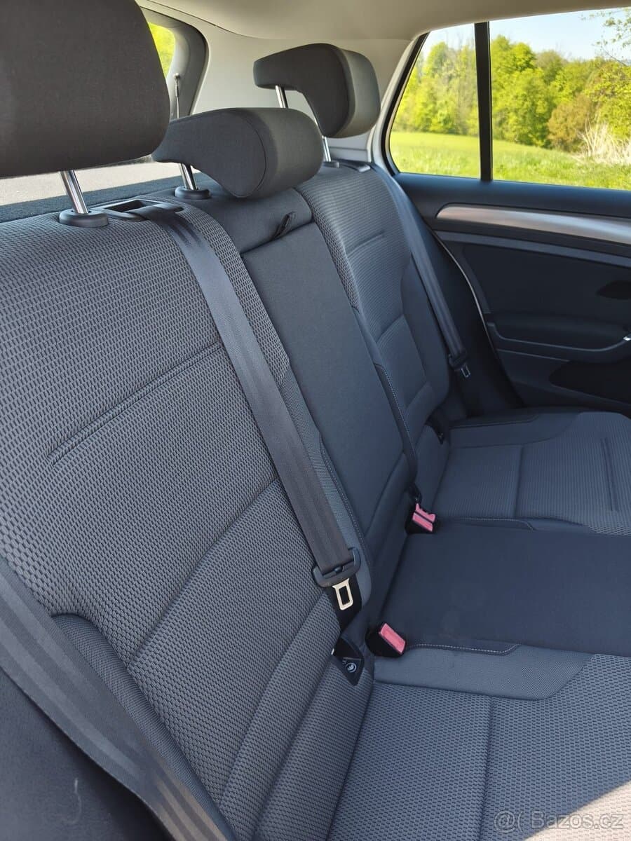 Volkswagen GOLF - 5