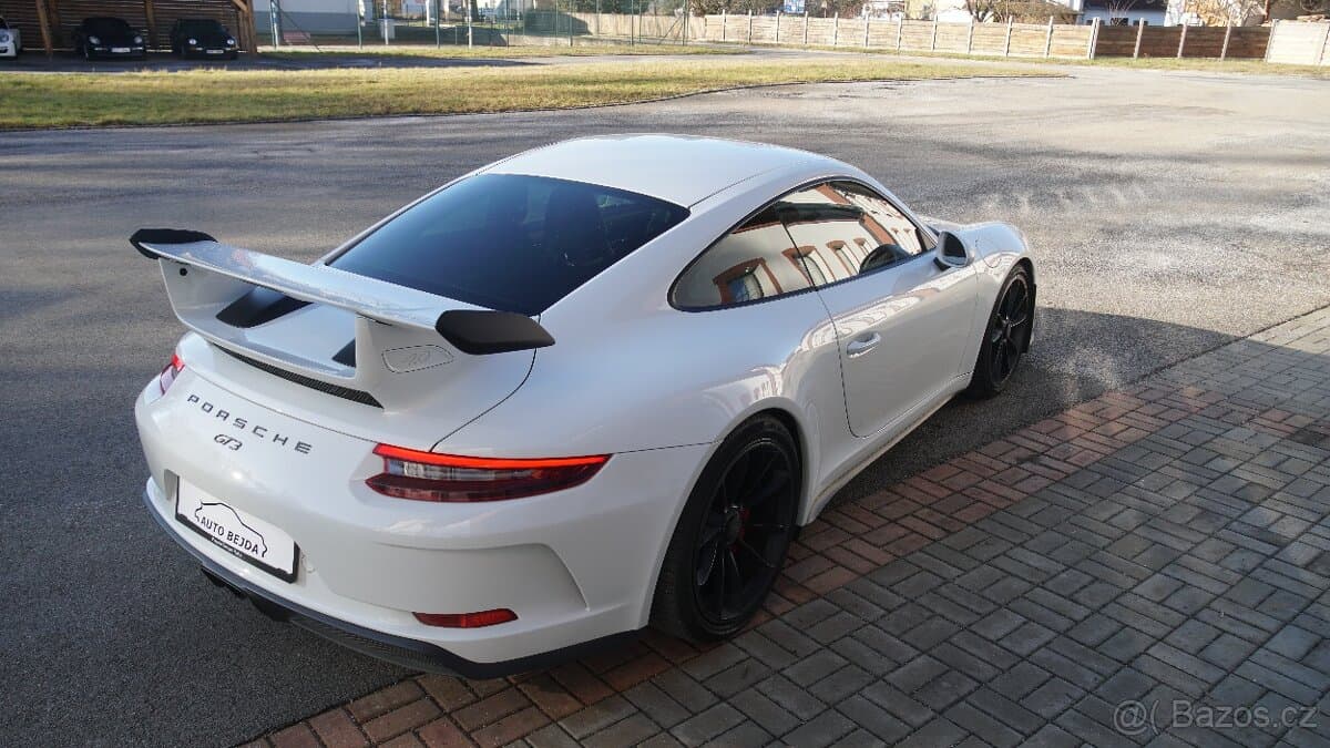 2017 Porsche 911 - 5