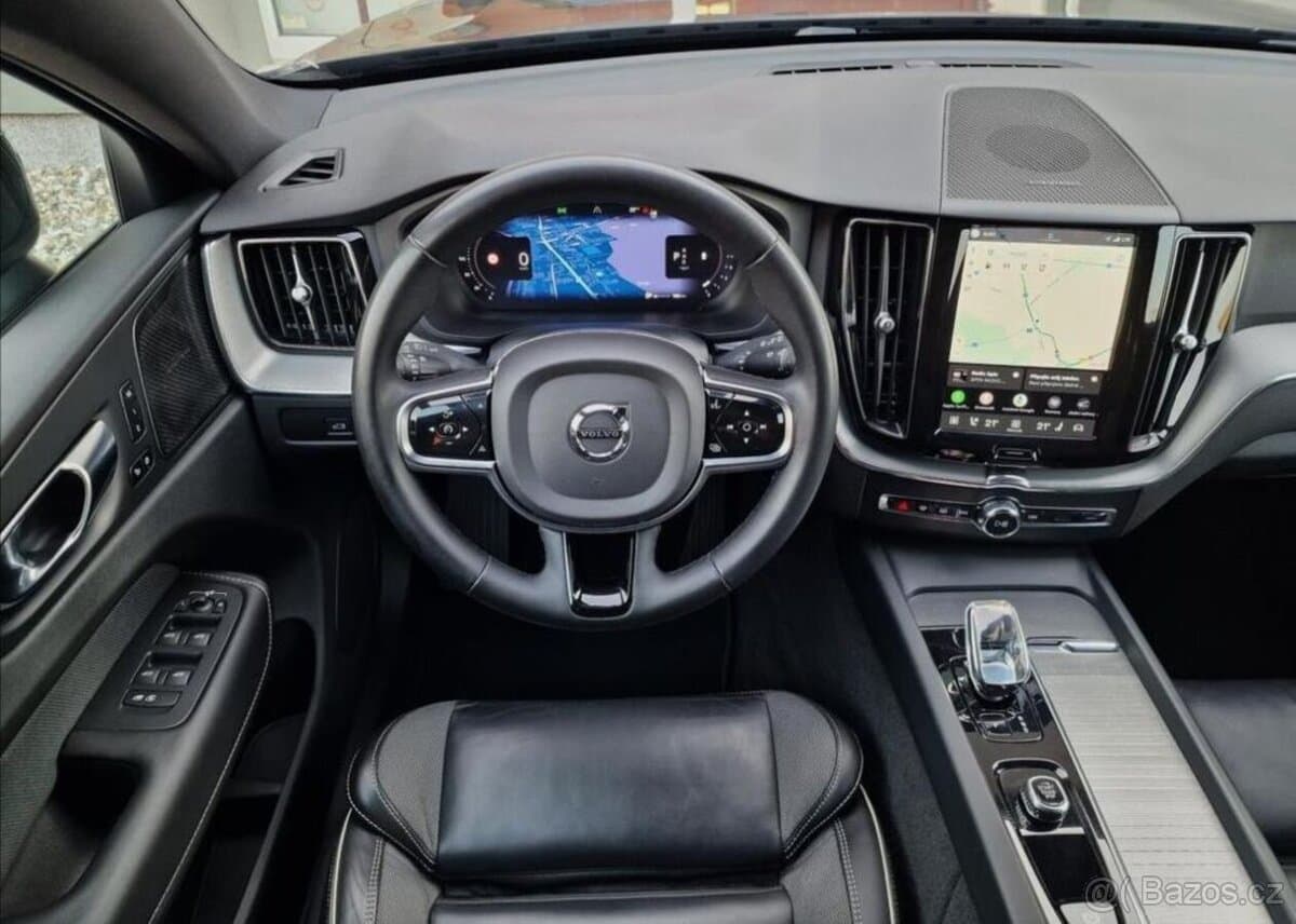 2022 Volvo XC60 - 5