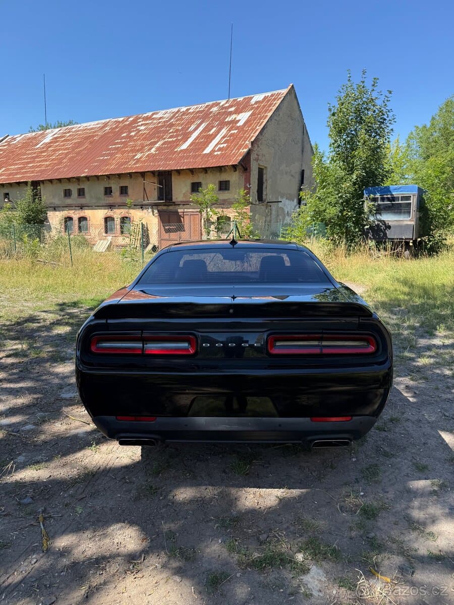 2016 Dodge CHALLENGER - 5