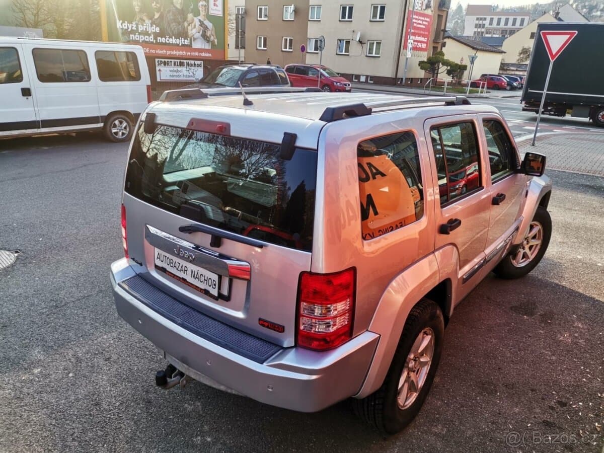 2009 Jeep CHEROKEE - 5
