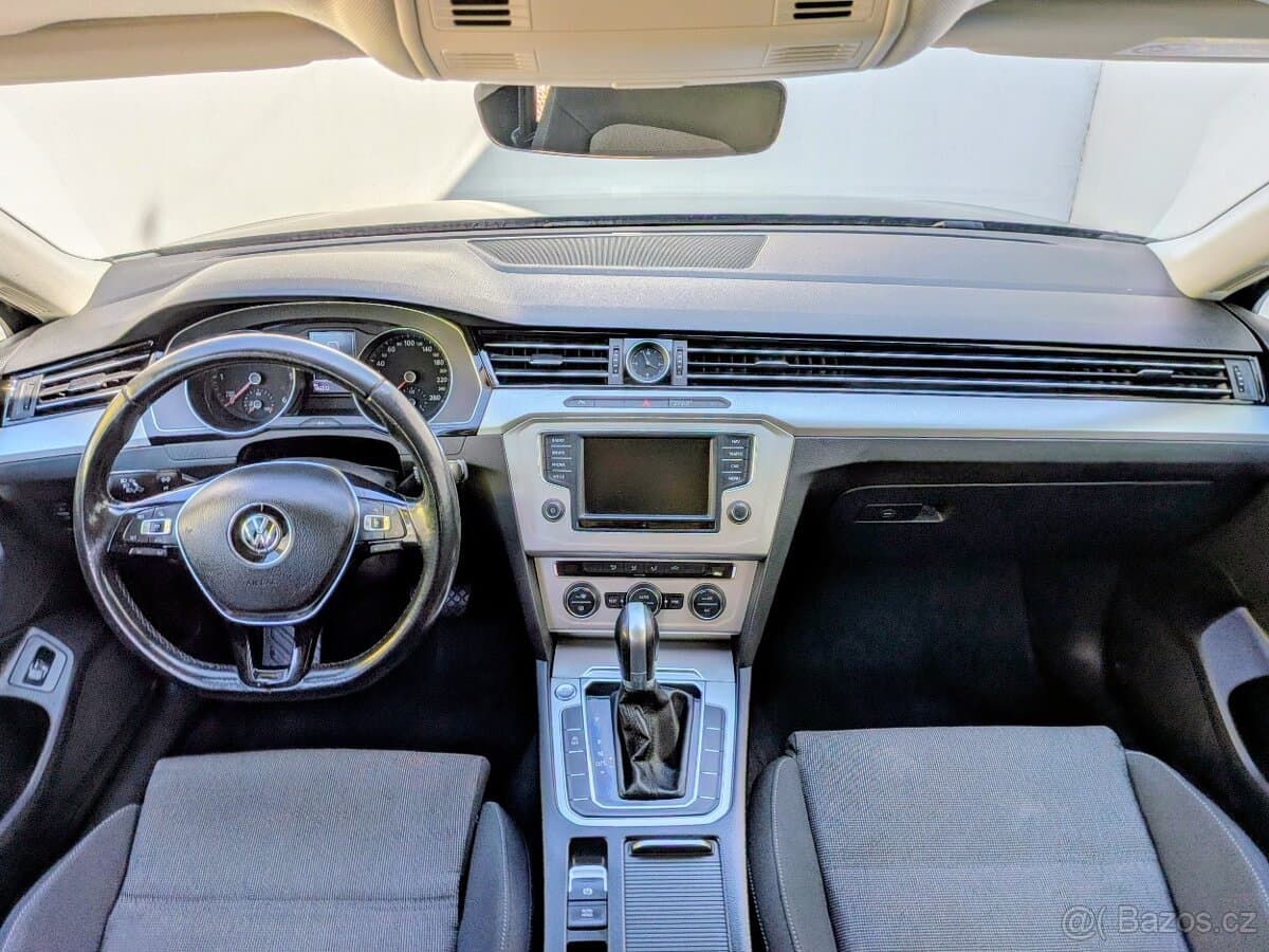 2017 Volkswagen PASSAT - 5