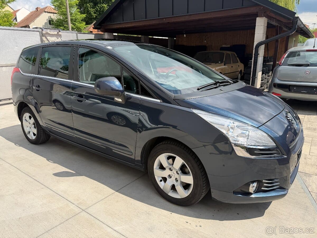 2013 Peugeot 5008 - 5