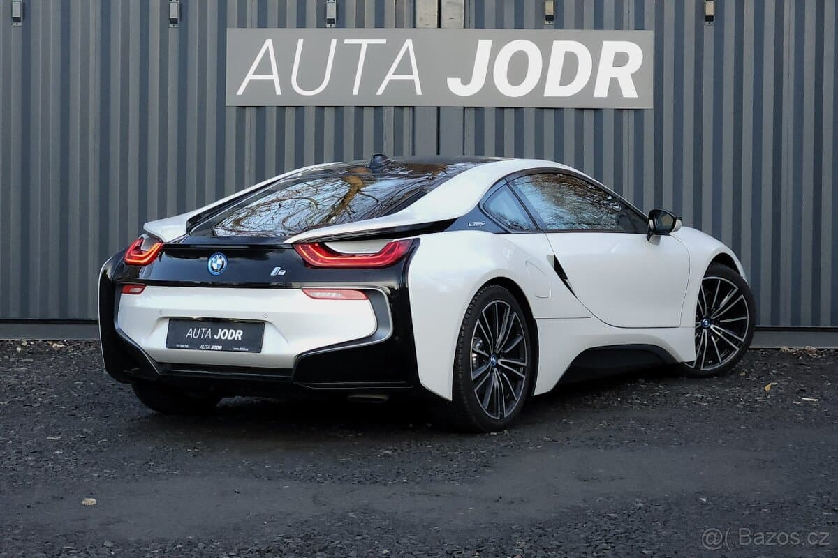2020 BMW i8 - 5
