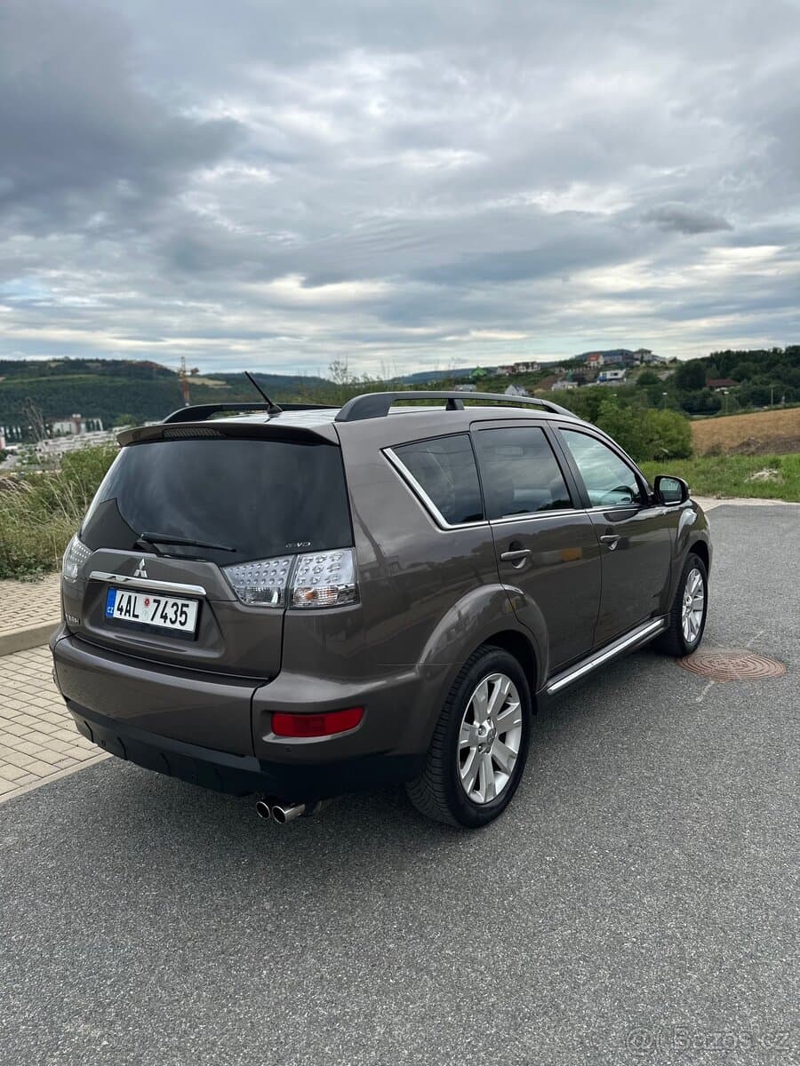 2012 Mitsubishi OUTLANDER - 5