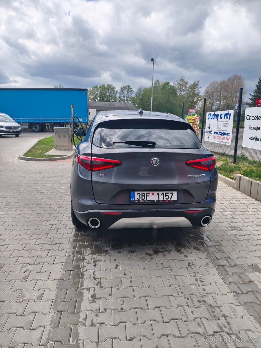2018 Alfa Romeo STELVIO - 5
