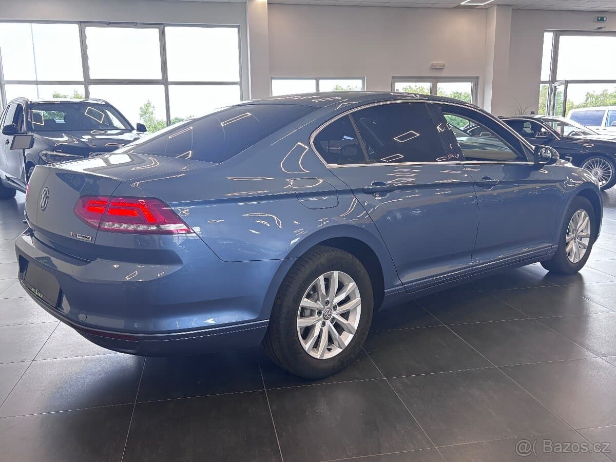 2016 Volkswagen PASSAT - 5