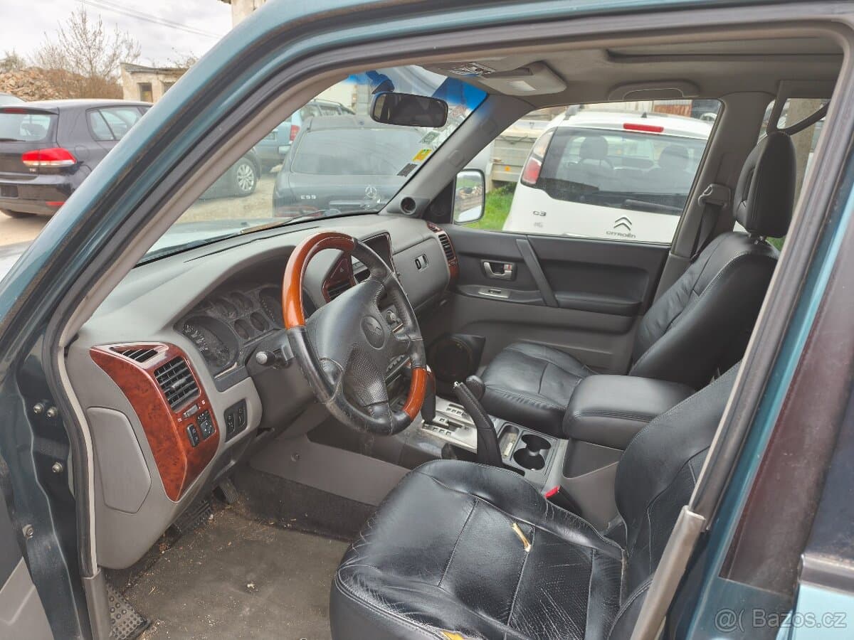 2003 Mitsubishi PAJERO - 5