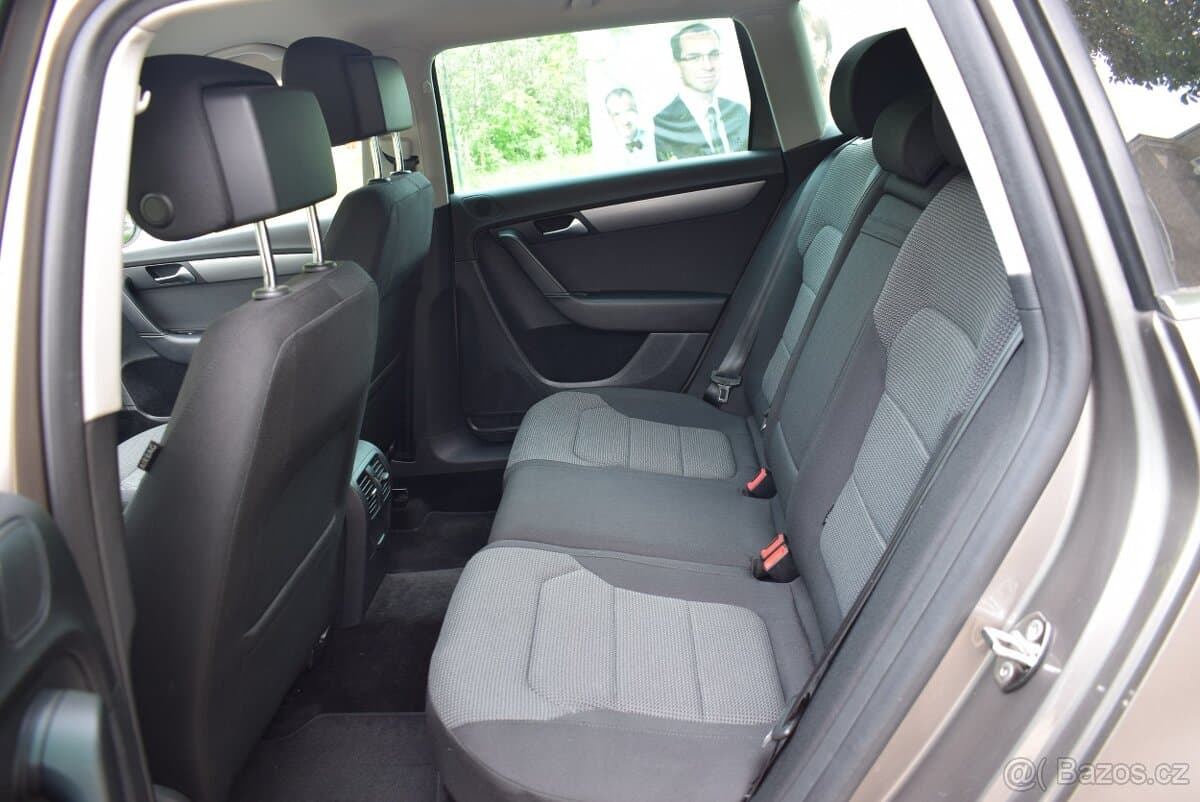 2011 Volkswagen PASSAT - 5