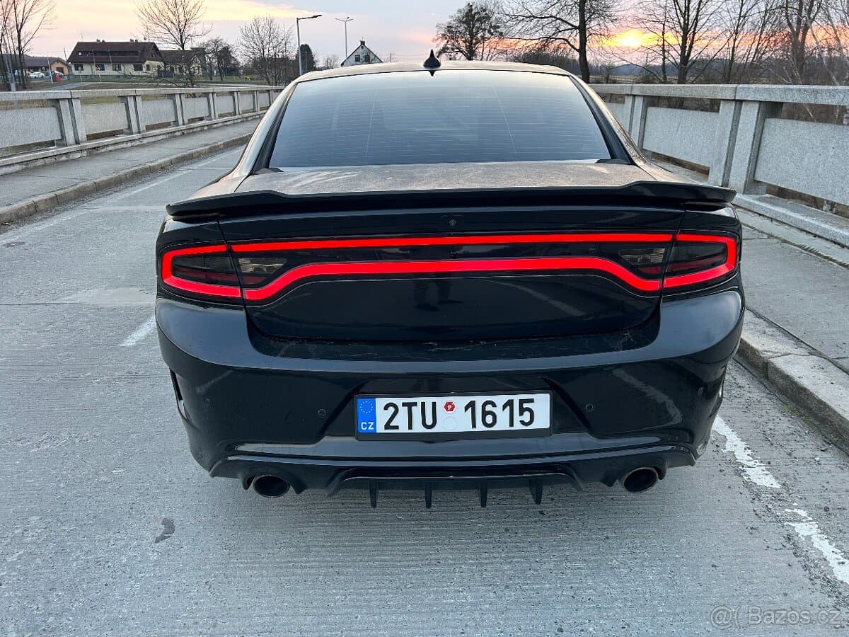 2017 Dodge CHARGER - 5