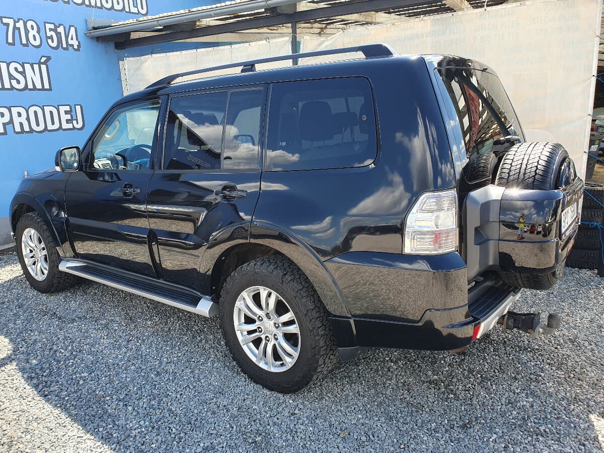 2013 Mitsubishi PAJERO - 5