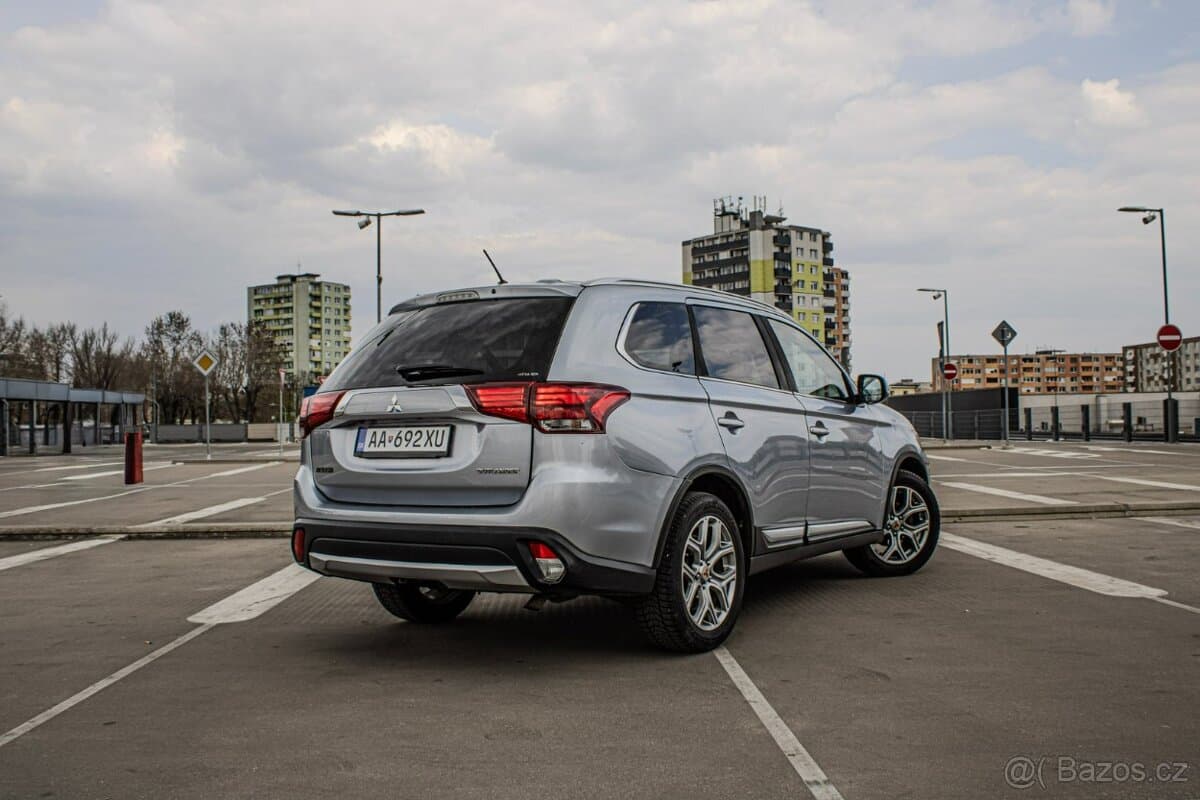 2016 Mitsubishi OUTLANDER - 5