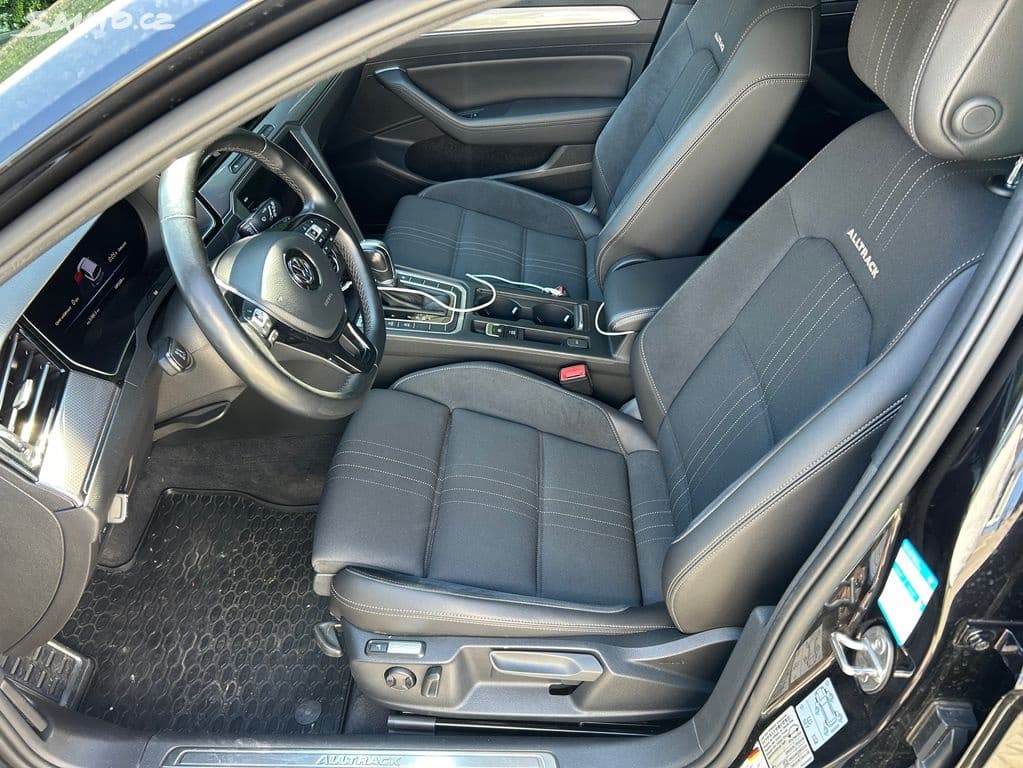 2018 Volkswagen PASSAT - 5