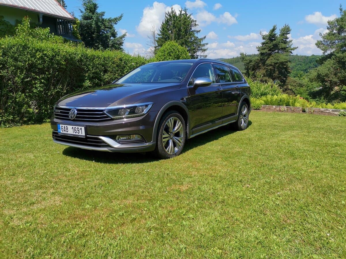 2017 Volkswagen PASSAT - 5
