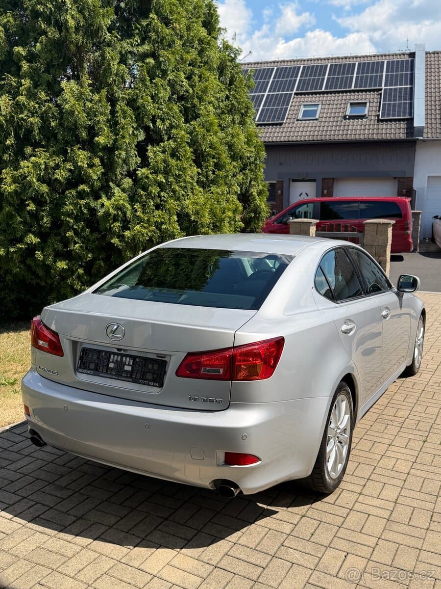2005 Lexus IS - 5