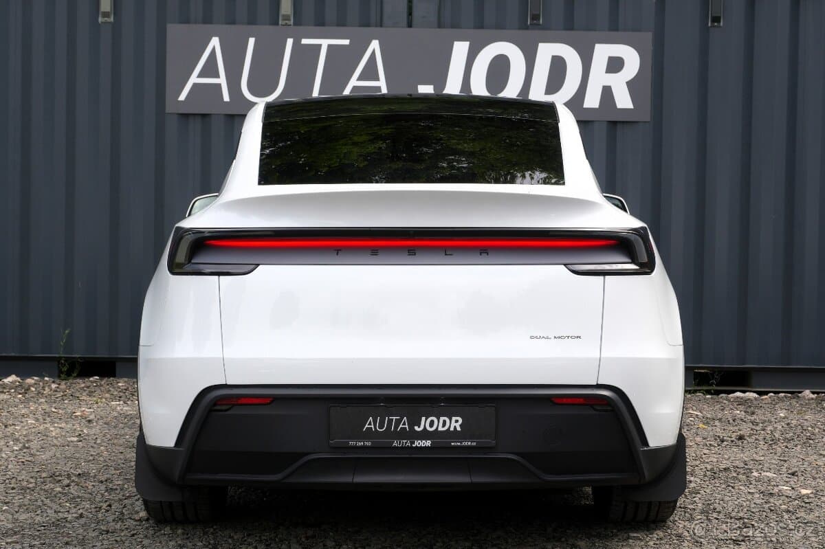 Tesla MODEL Y - 5