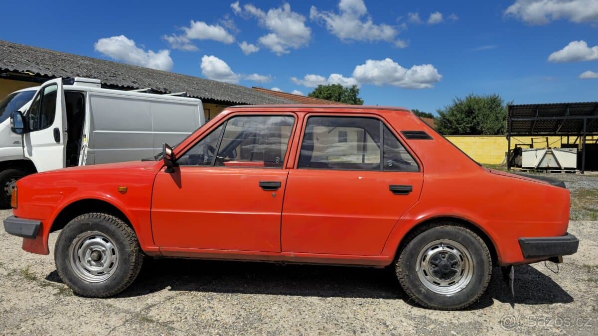 1983 Škoda 105 - 5
