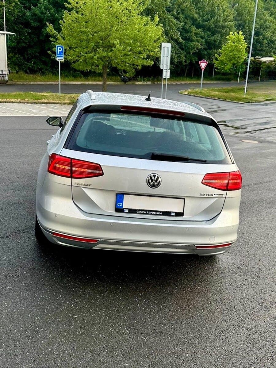 2016 Volkswagen PASSAT - 5