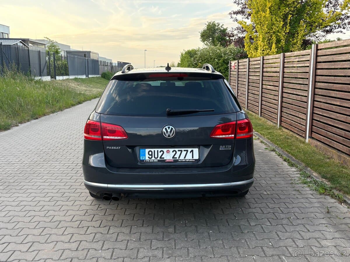2013 Volkswagen PASSAT - 5