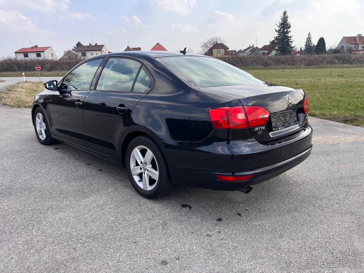 2011 Volkswagen JETTA - 5