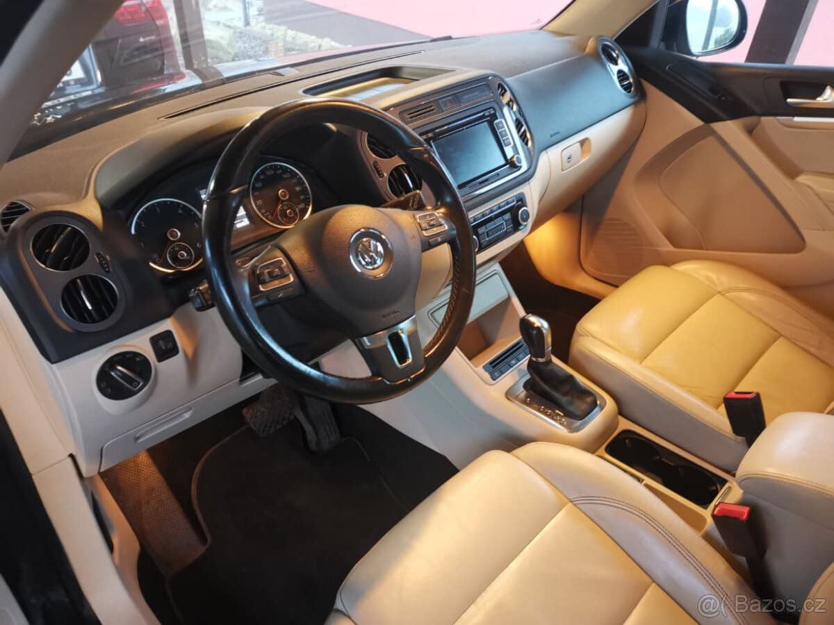 2011 Volkswagen TIGUAN - 5