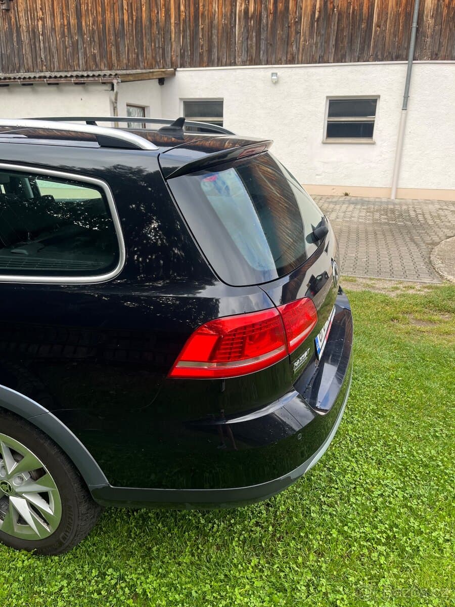 2013 Volkswagen PASSAT - 5