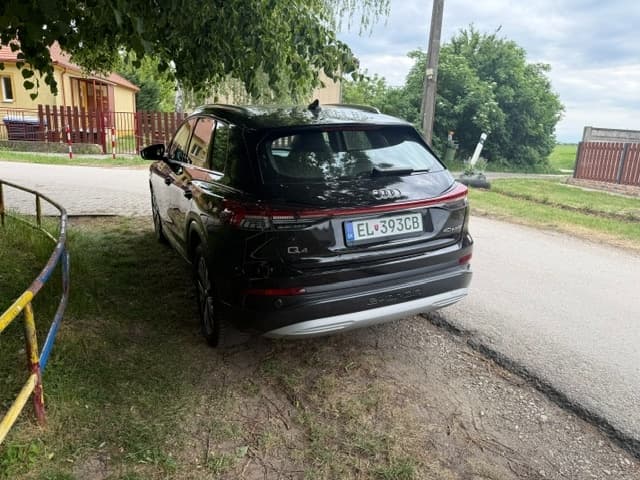 2022 Audi Q4 - 5