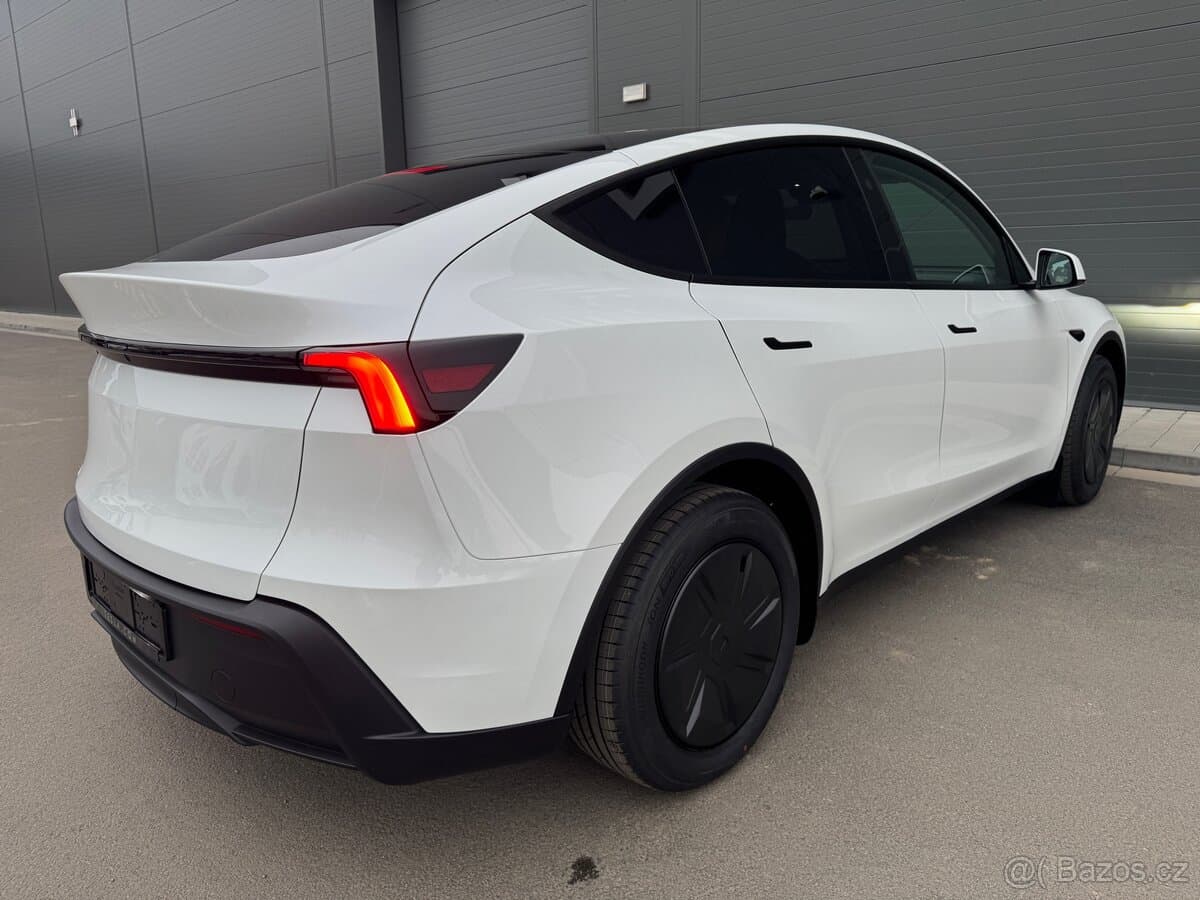 2026 Tesla MODEL Y - 5