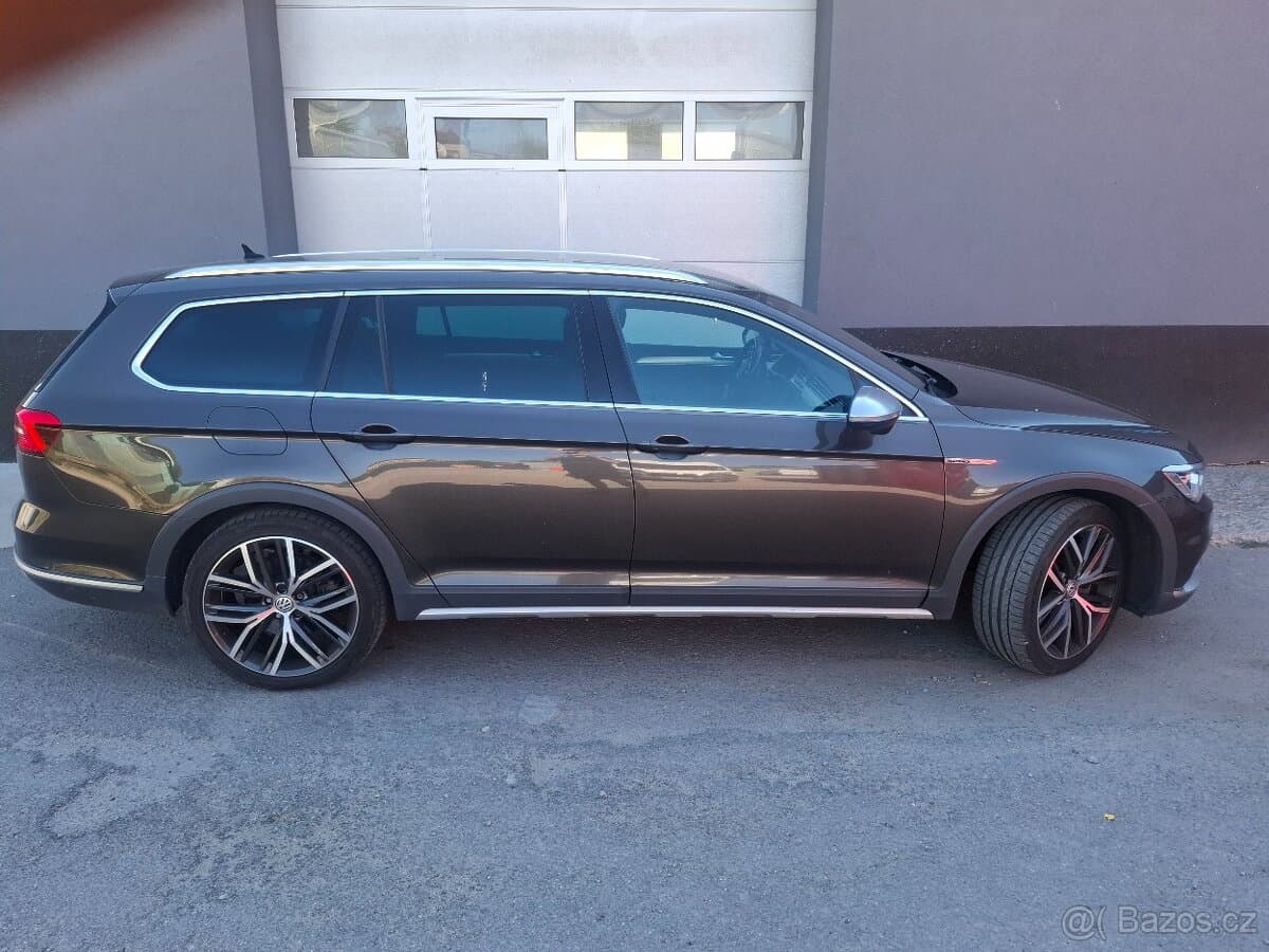 2016 Volkswagen PASSAT - 5