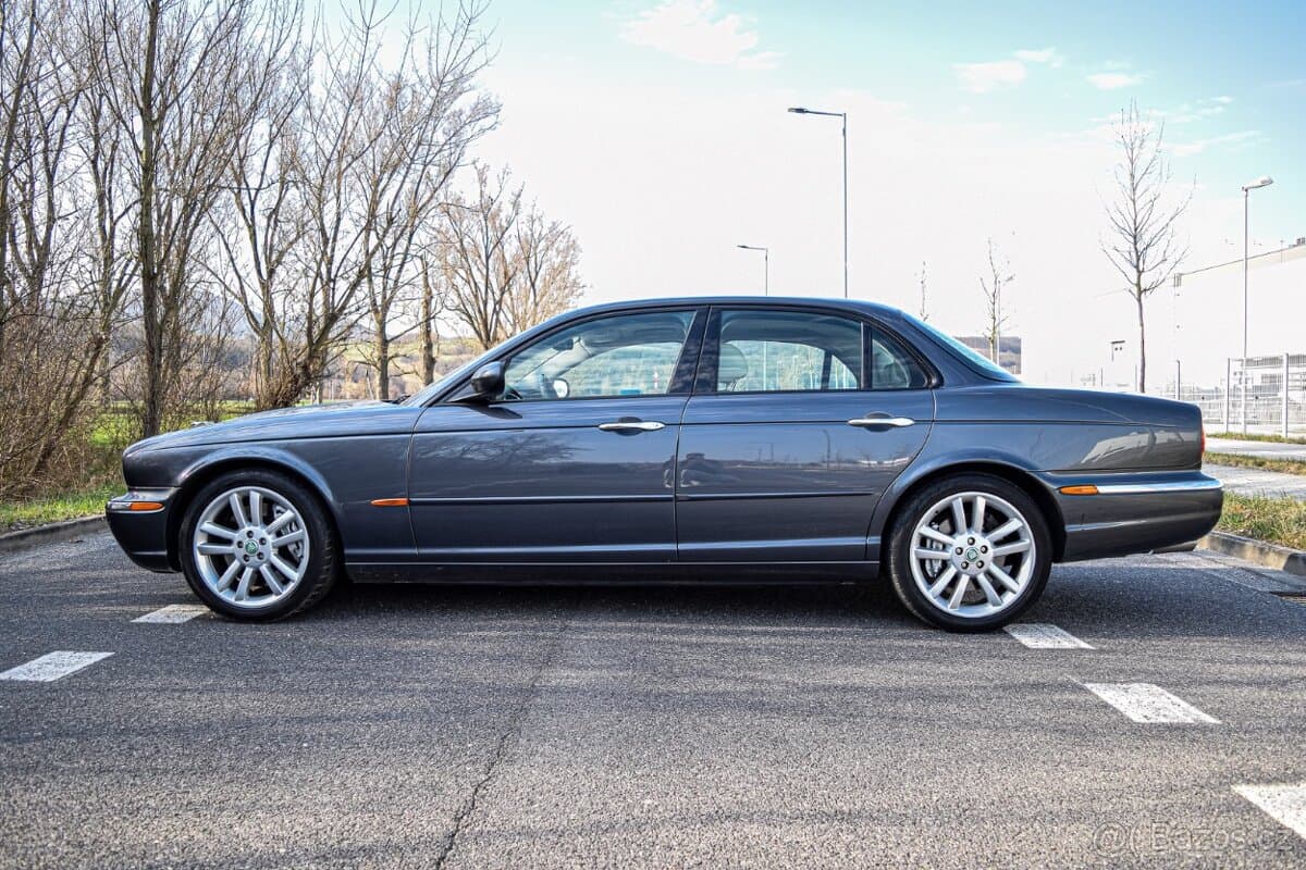 2004 Jaguar XJ - 5