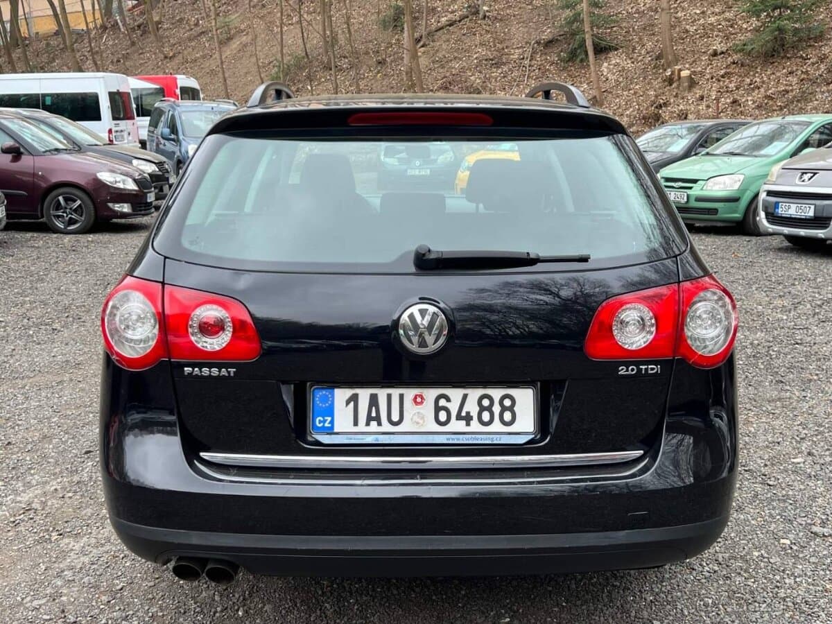 2010 Volkswagen PASSAT - 5