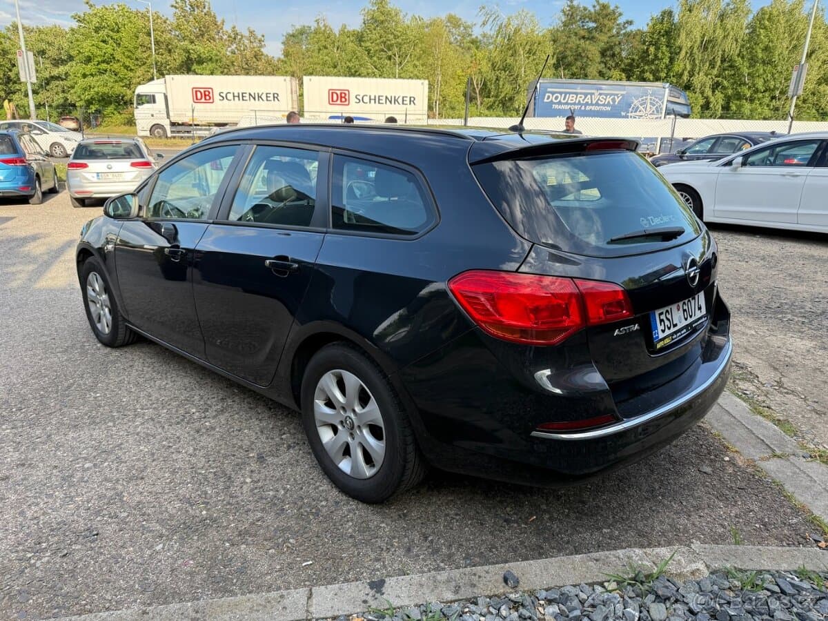 2013 Opel ASTRA - 5