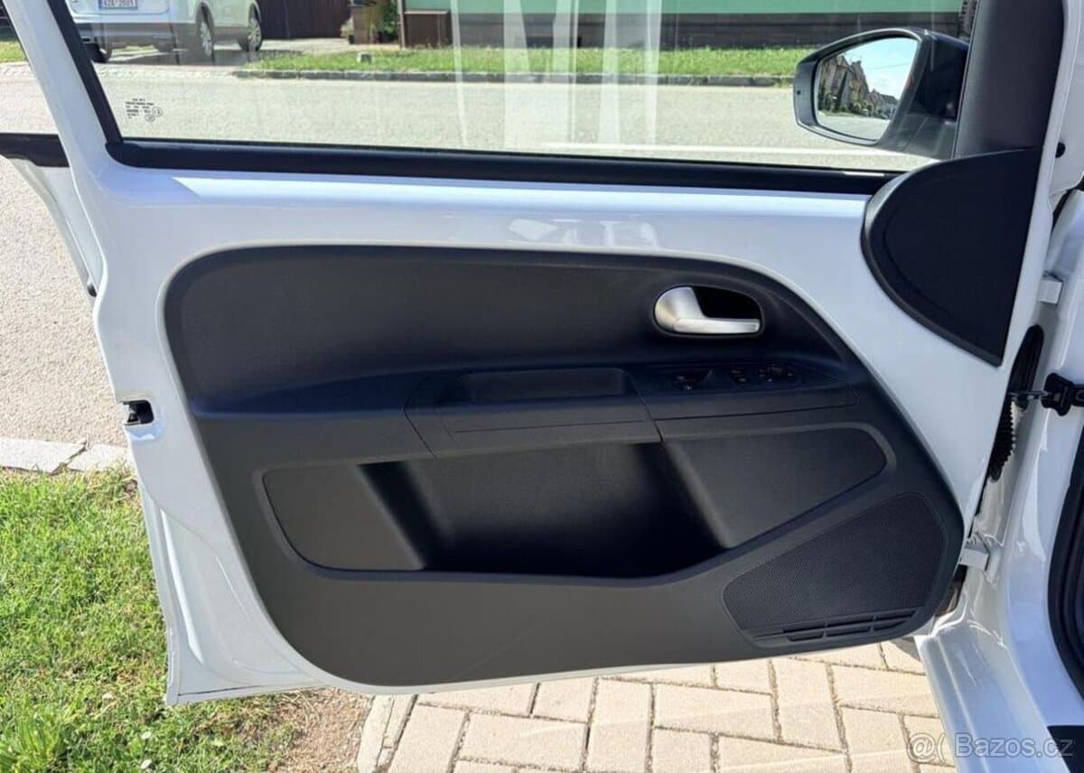 2019 Volkswagen UP! - 5