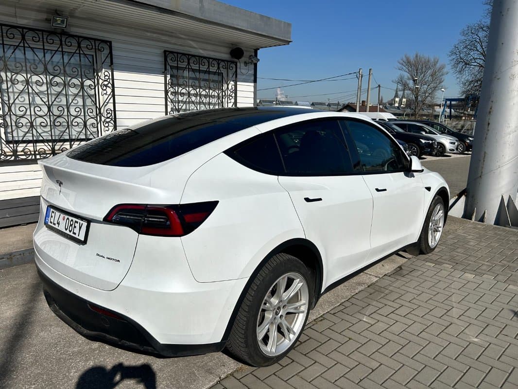 2021 Tesla MODEL Y - 5