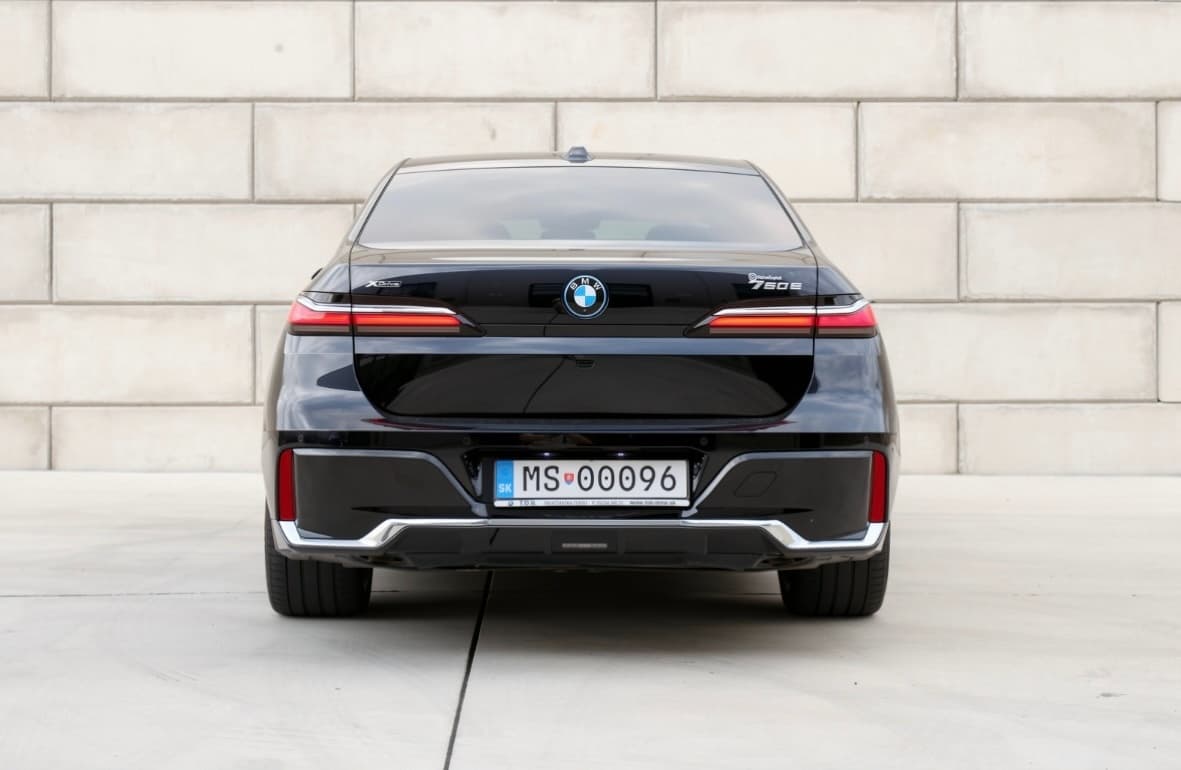 2023 BMW OSTATNÍ - 5