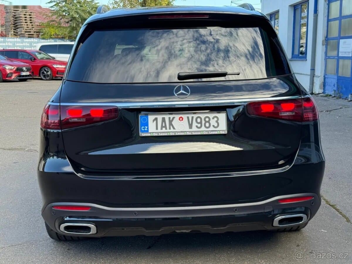 2025 Mercedes-Benz GL - 5