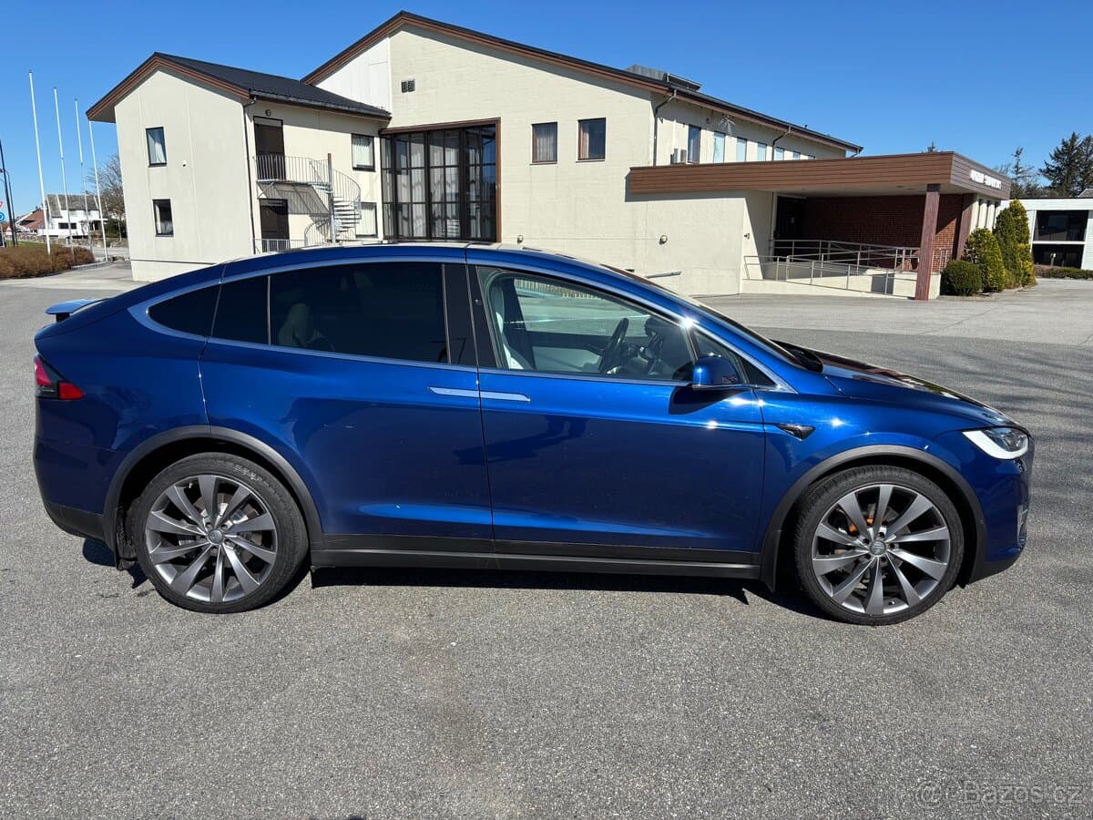 2017 Tesla MODEL X - 5