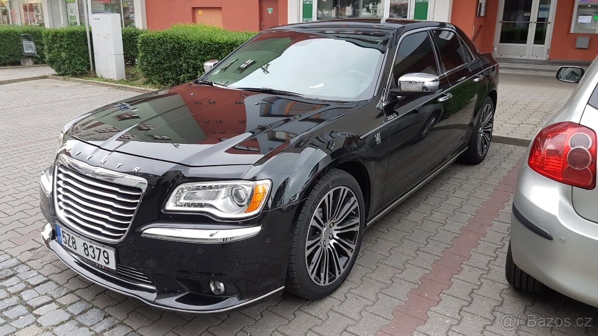 2012 Chrysler 300C - 5