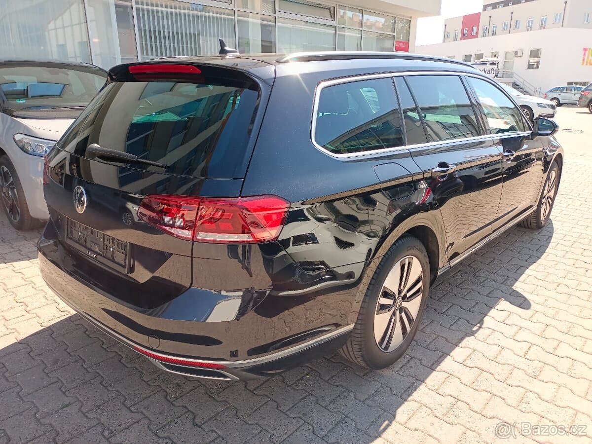 2021 Volkswagen PASSAT - 5