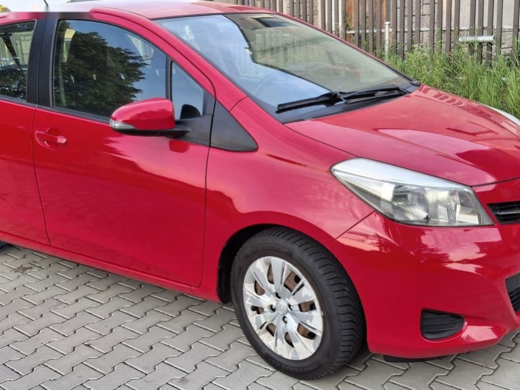 2013 Toyota YARIS - 5