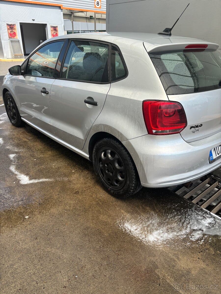 2011 Volkswagen POLO - 5