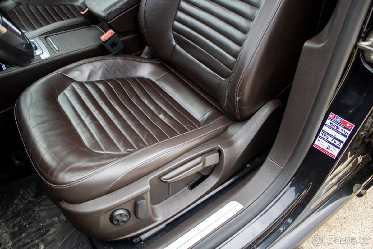 2011 Volkswagen PASSAT - 5