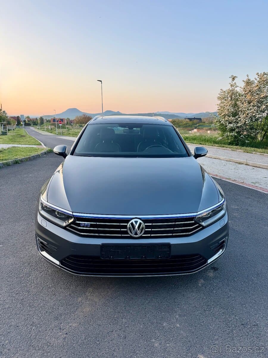 2016 Volkswagen PASSAT - 5
