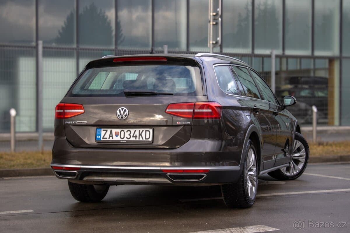 2018 Volkswagen PASSAT - 5