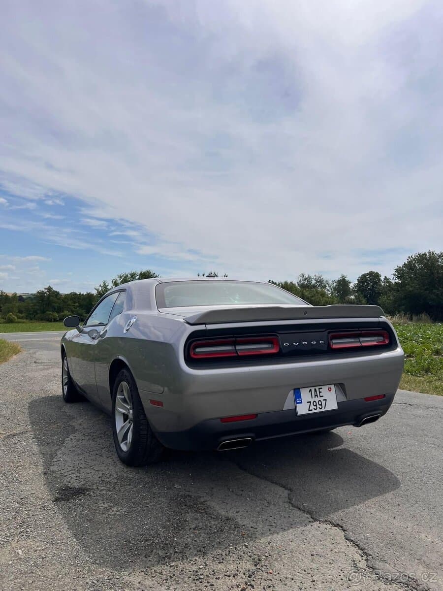 2018 Dodge CHALLENGER - 5