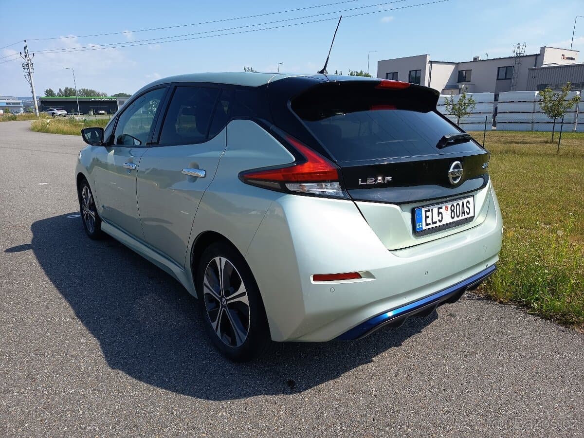 2018 Nissan LEAF - 5