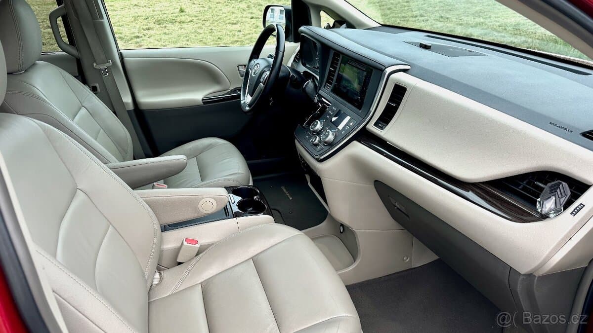 2016 Toyota SIENNA - 5
